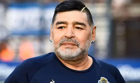 diego-maradona-apertura